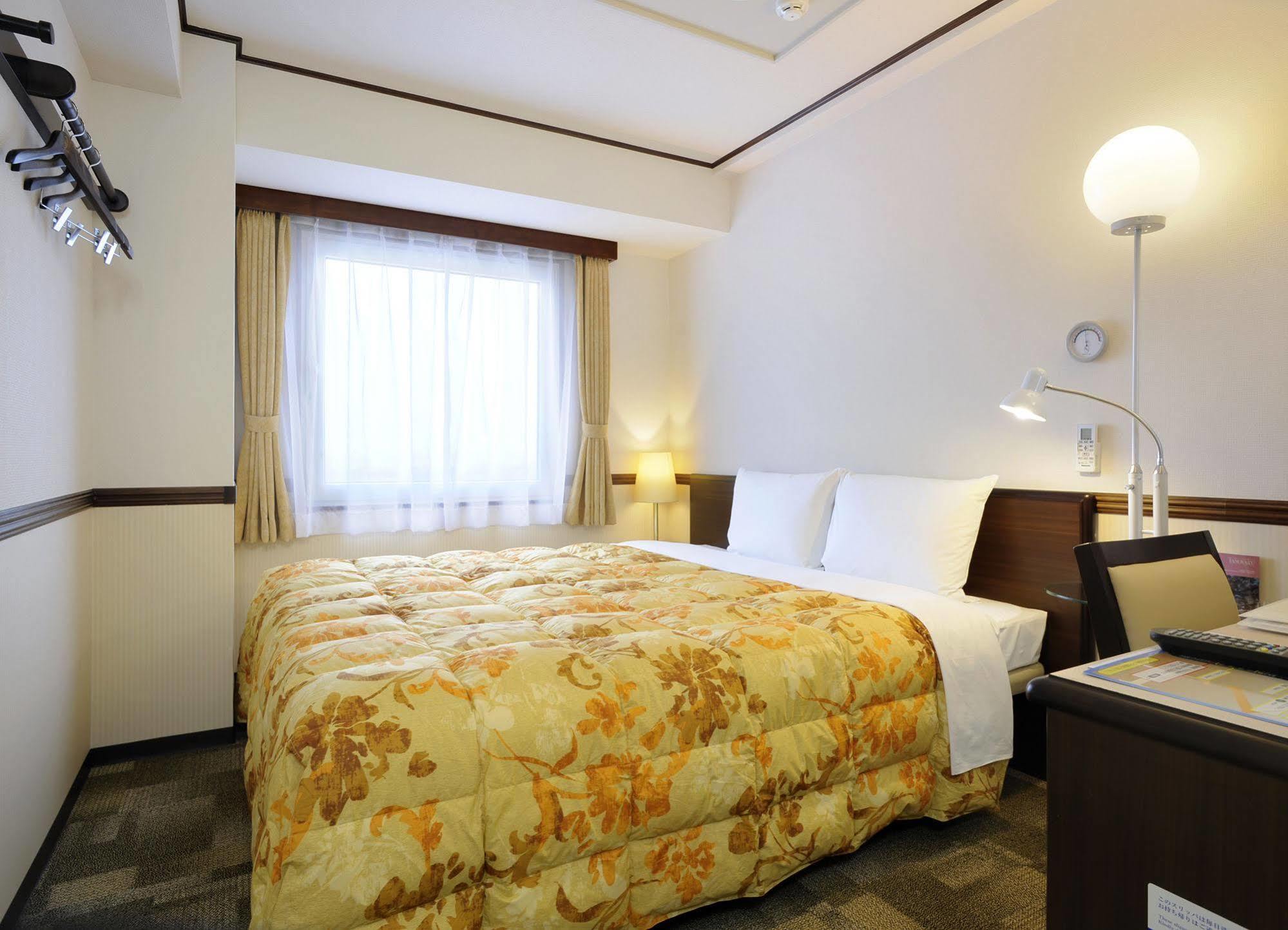 Toyoko Inn Utsunomiya Ekimae No 1 Bagian luar foto