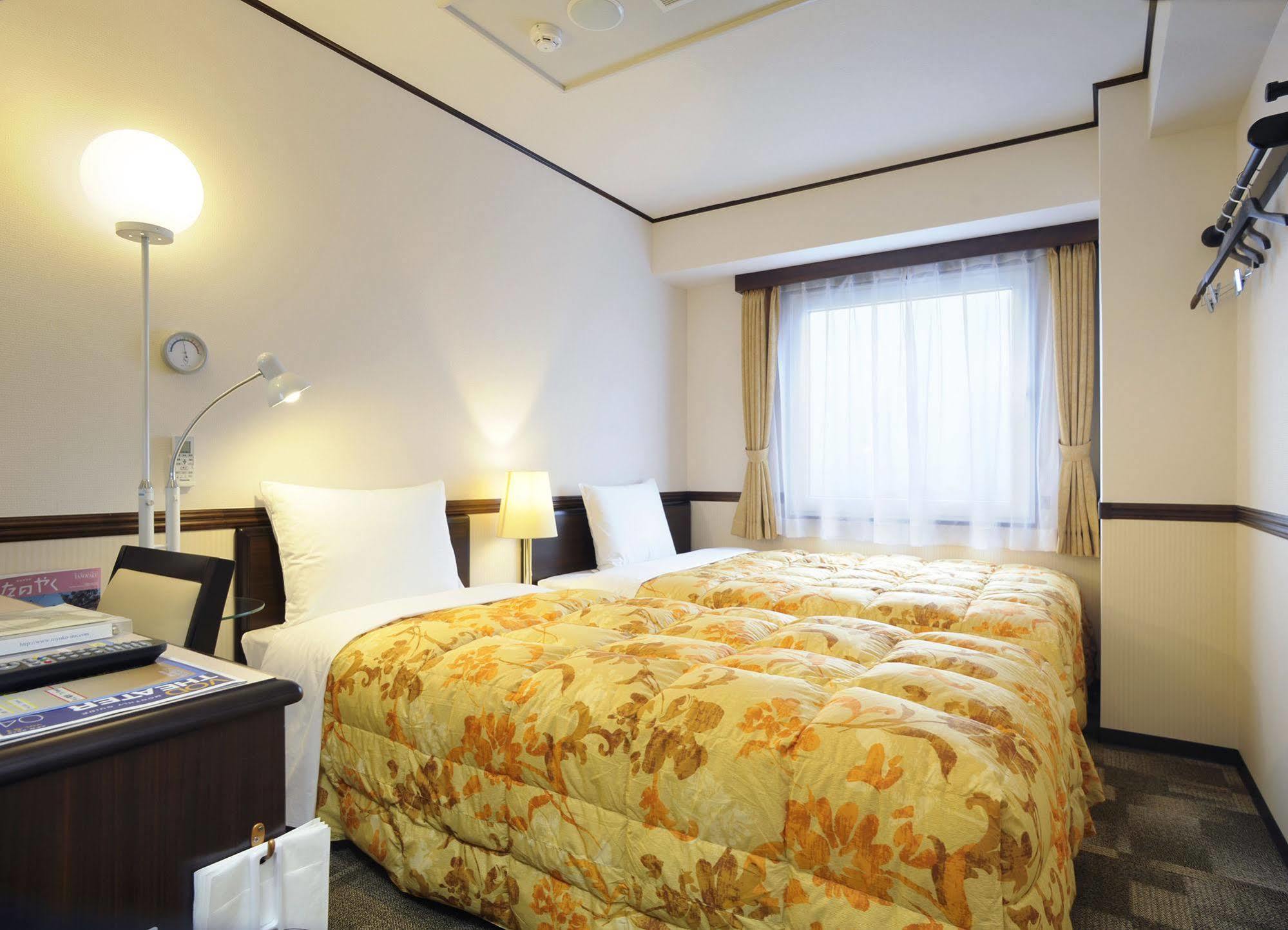 Toyoko Inn Utsunomiya Ekimae No 1 Bagian luar foto
