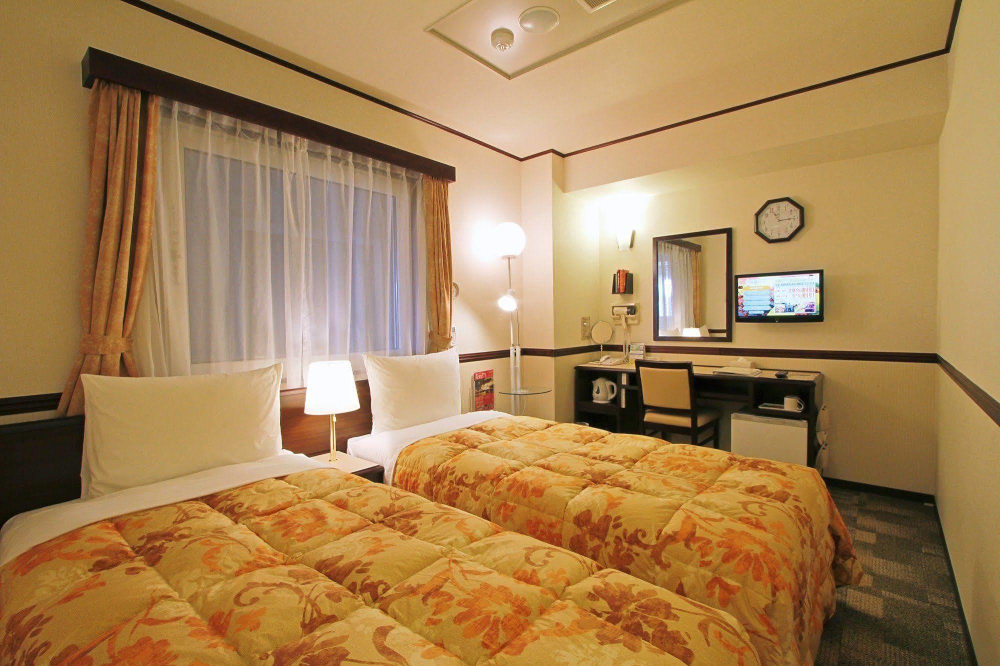 Toyoko Inn Utsunomiya Ekimae No 1 Bagian luar foto